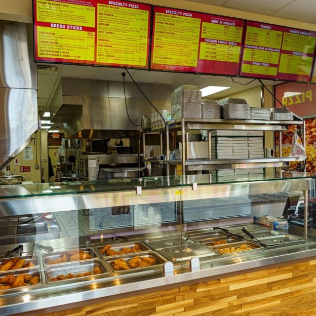 Market Pizza and Chicken - Digital Menu Design